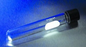 Pyrex� culture tubes with screw-cap 