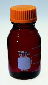 Pyrex� low actinic media storage bottle, graduated with screw cap CLS5139525-4EA