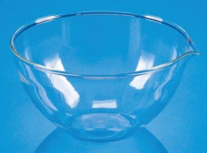 Aldrich� Essentials evaporating dish, with spout Z740639-6EA