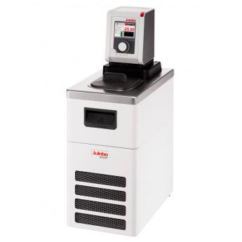 ��������� �����������/����������� Julabo DYNEO DD-300F, ����� ����� 4 �, �������� ���������� ��� 0�C - 0,27 ���, � ����������� RS232 9021703.D