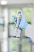 Двенадцатиканальный дозатор Xplorer Plus, 15 – 300 мкл, оранжевый, Eppendorf 4861000813